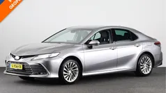 Zilver metallic Gebruikt 2022 Toyota Camry Plus Sedan | € 36.745 (Eerlijke prijs)