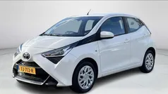 Wit Gebruikt 2018 Toyota Aygo X-play Hatchback | € 9.950 (Eerlijke prijs)