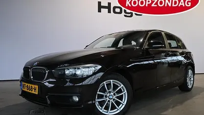 Bruin (metallic) Gebruikt 2015 BMW 118 Comfort Edition Hatchback | € 11.940 (Eerlijke prijs)