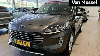 Gebruikt 2023 Ford Kuga Titanium SUV | € 25.995 (Goede deal)