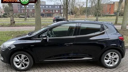 Zwart Occasion 2017 Renault Clio IV LIMITED Hatchback | € 9.995 (Eerlijke prijs)