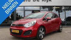 Rood Gebruikt 2015 Kia Rio Hatchback | € 8.950 (Eerlijke prijs)