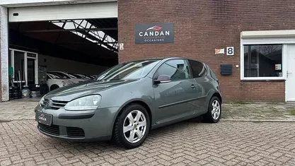Groen (metallic) Gebruikt 2004 VW Golf IV Trendline Hatchback | € 1.799 (Eerlijke prijs)