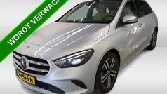 Grijs Gebruikt 2020 Mercedes 180 Business Sedan | € 23.990 (Eerlijke prijs)