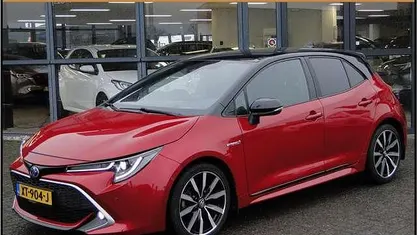 Rood (metallic) Occasion 2019 Toyota Corolla Executive Hatchback | € 20.795 (Goede deal)