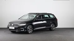 Zwart, metallic lak Gebruikt 2022 VW Passat Business Stationwagen | € 28.449 (Eerlijke prijs)