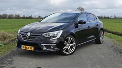 Zwart Gebruikt 2016 Renault Mégane IV Zen Hatchback | € 11.950 (Eerlijke prijs)