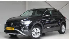Gebruikt 2025 VW T-Roc Life SUV | € 29.950 (Eerlijke prijs)