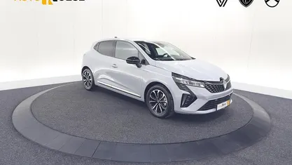 Grijs Occasion 2025 Renault Clio V Techno Hatchback | € 24.700 (Eerlijke prijs)