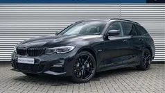 Gebruikt 2022 BMW 330e Executive Stationwagen | € 37.650 (Eerlijke prijs)
