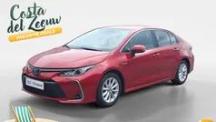 Rood Gebruikt 2019 Toyota Corolla Active Sedan | € 17.395 (Eerlijke prijs)