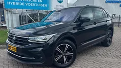 Zwart Gebruikt 2020 VW Tiguan SUV | € 33.500 (Eerlijke prijs)