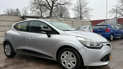 Grijs Occasion 2013 Renault Clio IV Expression Hatchback | € 5.000 (Eerlijke prijs)