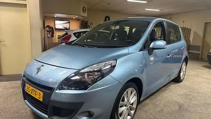 Blauw Gebruikt 2011 Renault Scénic III Dynamique MPV | € 3.995 (Eerlijke prijs)