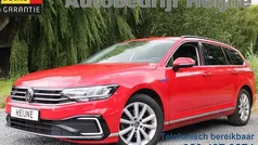 Rood, metallic lak Gebruikt 2021 VW Passat Business Stationwagen | € 22.745 (Goede deal)
