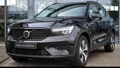 Zwart Gebruikt 2022 Volvo XC40 Plus SUV | € 32.995 (Eerlijke prijs)