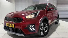 (cr5) runway red m Gebruikt 2020 Kia Niro SUV | € 19.950 (Eerlijke prijs)