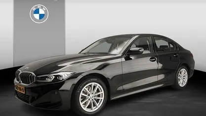 Zwart Gebruikt 2024 BMW 318 Shadowline Sedan | € 35.900 (Super prijs)