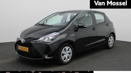 Occasion Toyota Yaris Hybrid Active 101 PK (74 kW) 2020 Zwart Hatchback