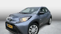 Grijs Gebruikt 2024 Toyota Aygo Play Hatchback | € 18.499 (Eerlijke prijs)