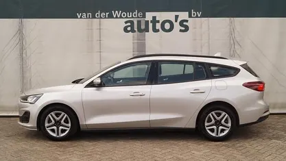 Grijs Occasion 2022 Ford Focus Stationwagen | € 14.900 (Eerlijke prijs)