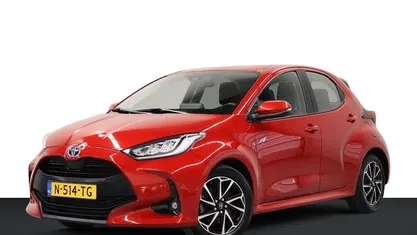 Occasion Toyota Yaris Hybrid 93 PK (68 kW) 2022 Rood Hatchback