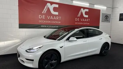 Gebruikt 2020 Tesla Model 3 Standard Range Sedan | € 15.950 (Eerlijke prijs)