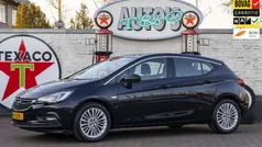 Blauw, metallic lak Gebruikt 2019 Opel Astra Innovation Hatchback | € 16.950 (Eerlijke prijs)