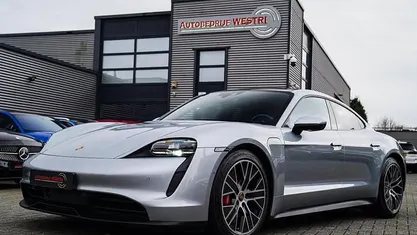 Grijs Gebruikt 2020 Porsche Taycan 4S Sport Sedan | € 48.885 (Eerlijke prijs)