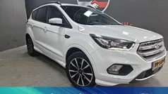 Wit Gebruikt 2017 Ford Kuga ST-Line SUV | € 15.680 (Eerlijke prijs)