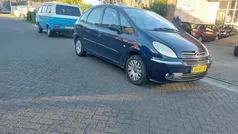 Blauw Gebruikt 2005 Citroën Xsara Picasso Attraction MPV | € 899 (Eerlijke prijs)