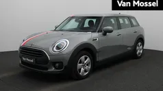 Grijs Gebruikt 2022 Mini Cooper Clubman Essential Stationwagen | € 23.945 (Goede deal)