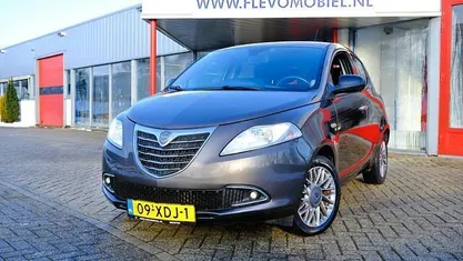 Occasion Lancia Ypsilon Platinum 86 PK (63 kW) 2012 Bruin (metallic) Hatchback