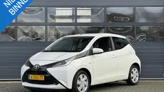 Gebruikt 2014 Toyota Aygo X-play Hatchback | € 7.450 (Eerlijke prijs)