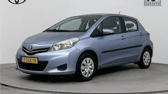 Blauw Gebruikt 2013 Toyota Yaris Hatchback | € 9.995 (Eerlijke prijs)