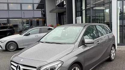 Gebruikt 2017 Mercedes B180 Ambition MPV | € 17.950 (Eerlijke prijs)