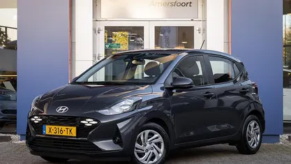 Grijs Occasion 2024 Hyundai i10 Comfort Hatchback | € 14.895 (Eerlijke prijs)