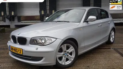 Occasion BMW 118 Efficient Dynamics 143 PK (105 kW) 2011 Grijs (metallic) Hatchback