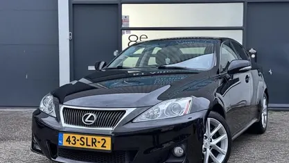 Zwart Gebruikt 2011 Lexus IS250 Sedan | € 11.750 (Eerlijke prijs)