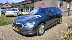Grijs Gebruikt 2021 Skoda Octavia Stationwagen | € 21.950 (Eerlijke prijs)