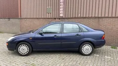 Gebruikt 2000 Ford Focus Ghia Sedan | € 1.888 (Eerlijke prijs)