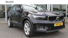 Zwart Gebruikt 2024 Volvo XC40 Core SUV | € 42.800 (Eerlijke prijs)