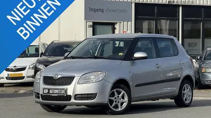 Grijs (metallic) Gebruikt 2008 Skoda Fabia Classic Hatchback | € 2.999 (Eerlijke prijs)