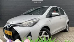 Grijs, metallic lak Gebruikt 2014 Toyota Yaris Hatchback | € 11.950 (Eerlijke prijs)