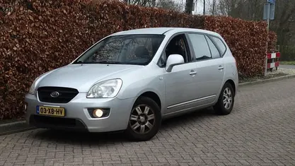 Grijs Occasion 2007 Kia Carens MPV | € 999 (Super prijs)