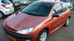 Oranje Gebruikt 2001 Peugeot 206 Hatchback | € 1.450 (Eerlijke prijs)