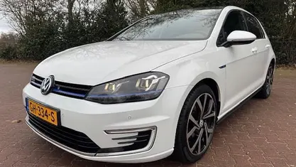 Occasion 2015 VW Golf VII GTE Hatchback | € 9.900 (Eerlijke prijs)