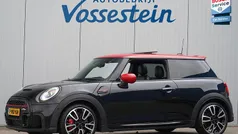Zwart, metallic lak Gebruikt 2021 Mini John Cooper Works Hatchback | € 29.500 (Eerlijke prijs)