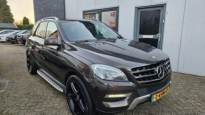 Bruin Gebruikt 2012 Mercedes 350 SUV | € 17.750 (Eerlijke prijs)