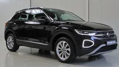 Zwart Gebruikt 2024 VW T-Roc Style SUV | € 32.450 (Goede deal)